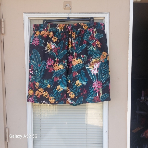 Big Poppa Floral Men's Swim Shorts - Black - Picture 1 of 2